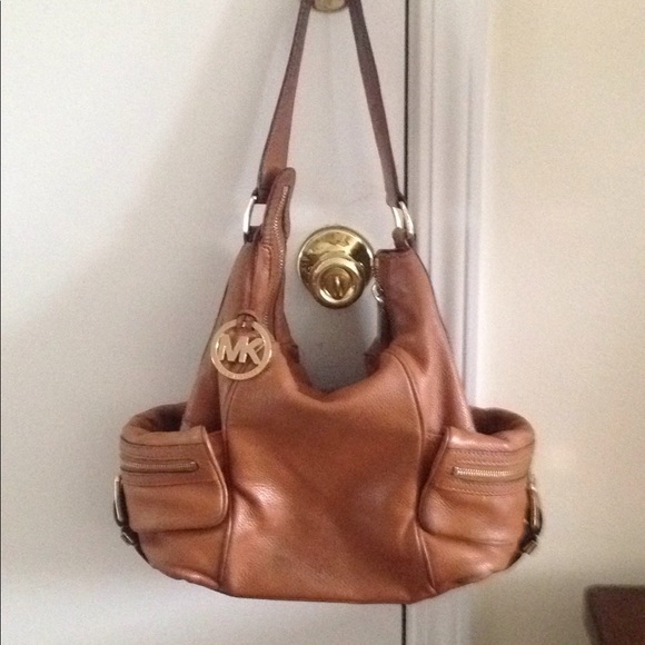Michael Kors Handbags - Michael Kors shoulder bag!!